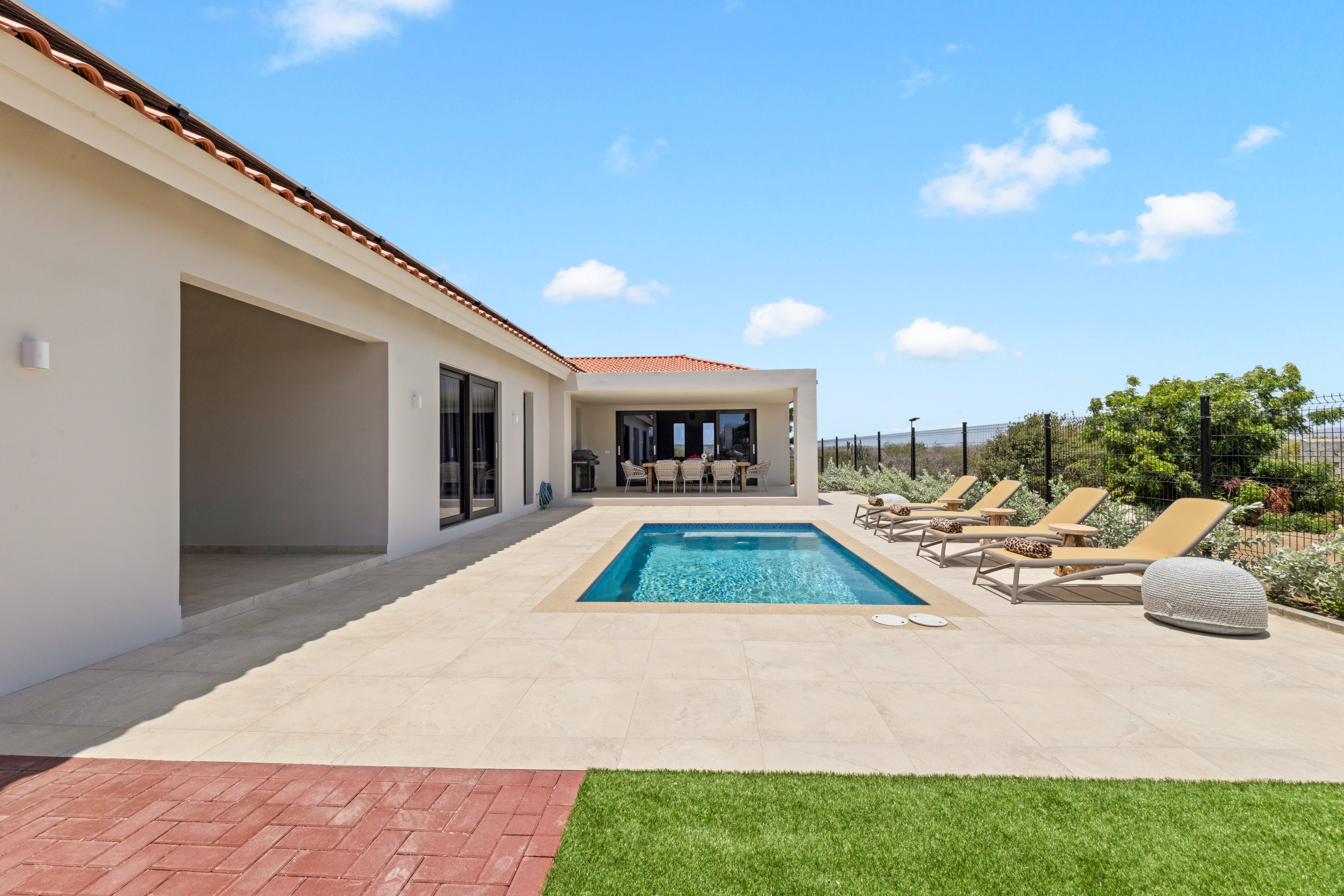 Pool terrace wide